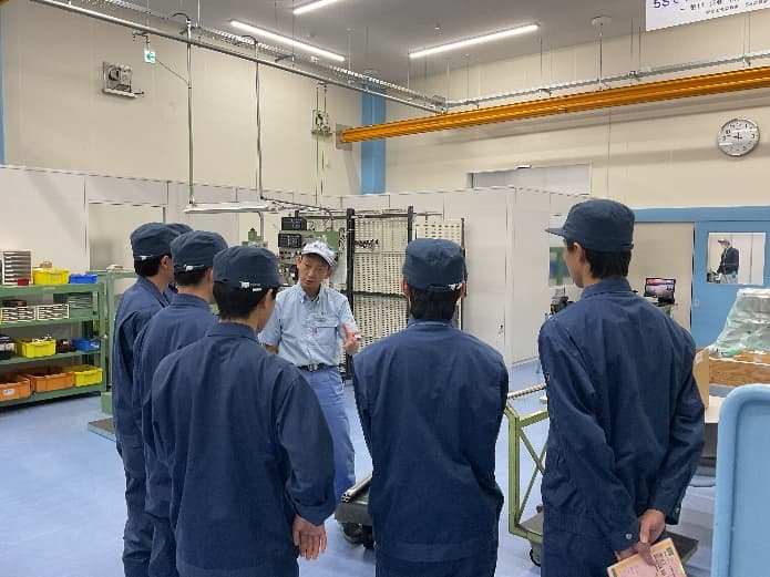 <地元各種団体、中・高校生の工場見学> 1